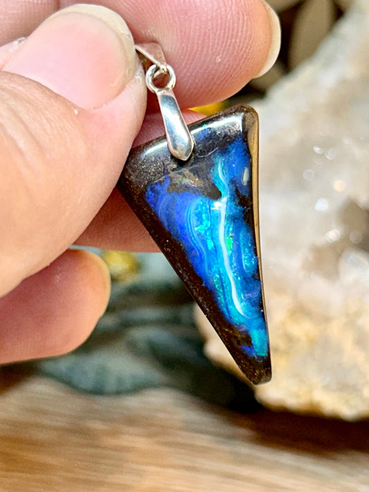 Pendentif d’opale boulder
