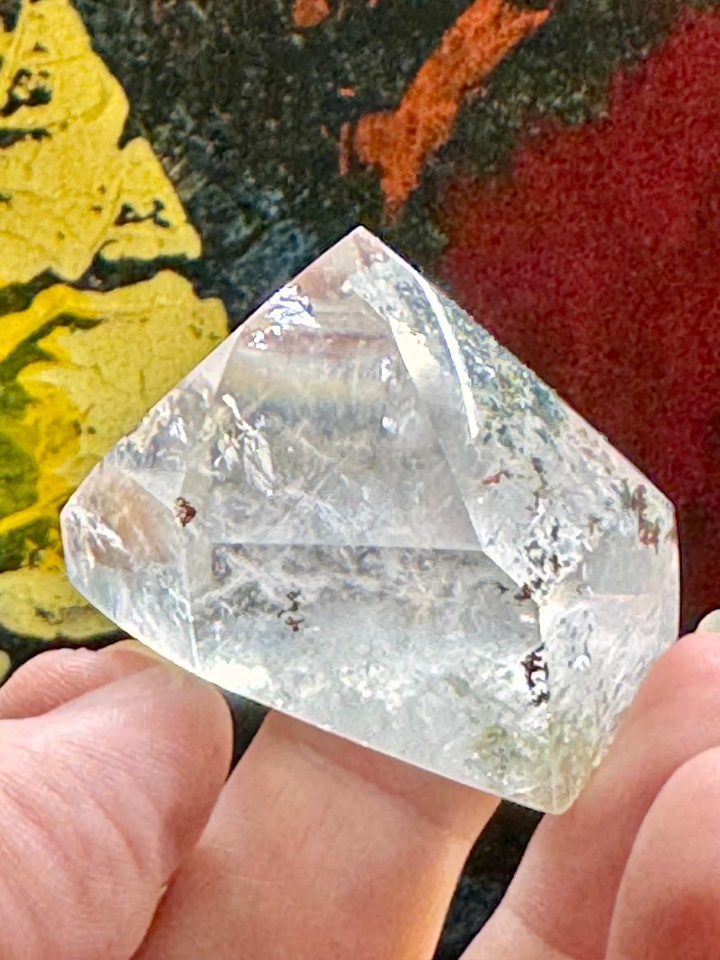Pointe de quartz blanc avec inclusions