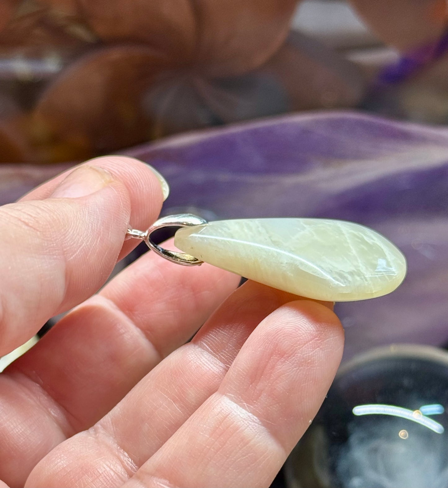 Pendentif de Pierre de Lune nacrée