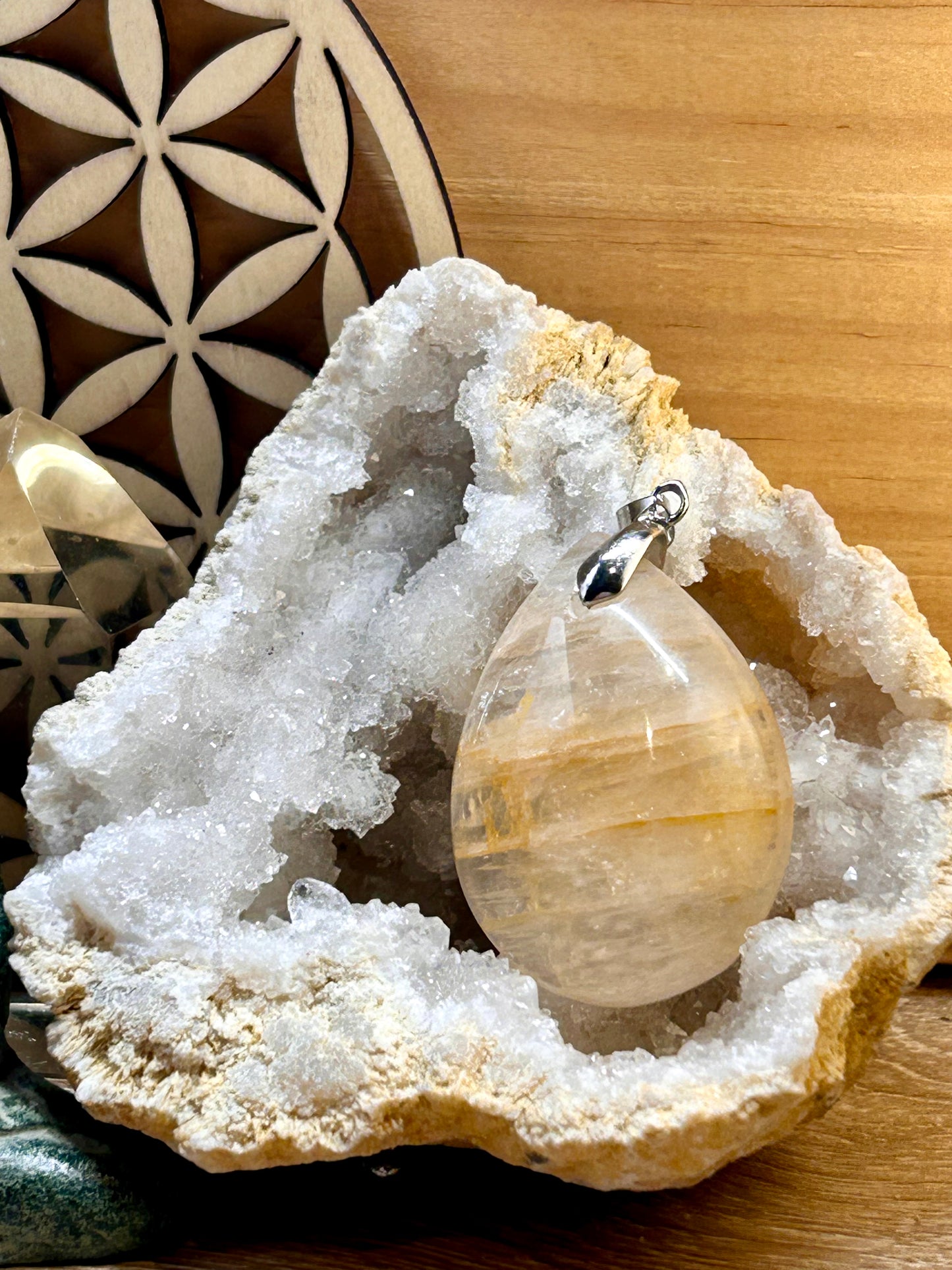 Pendentif de quartz hématoïde jaune