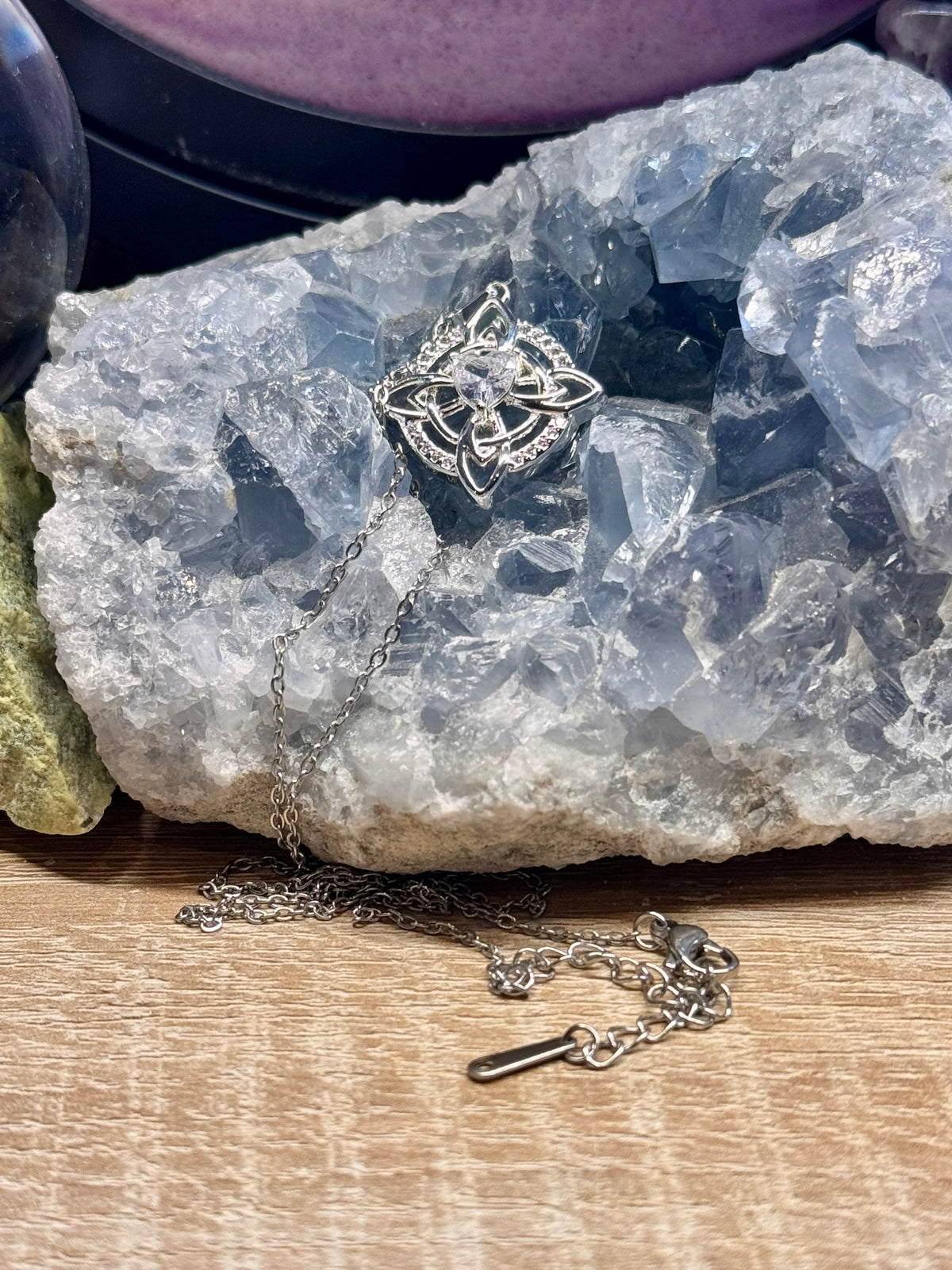 Collier pendentif Noeud de Sorcière