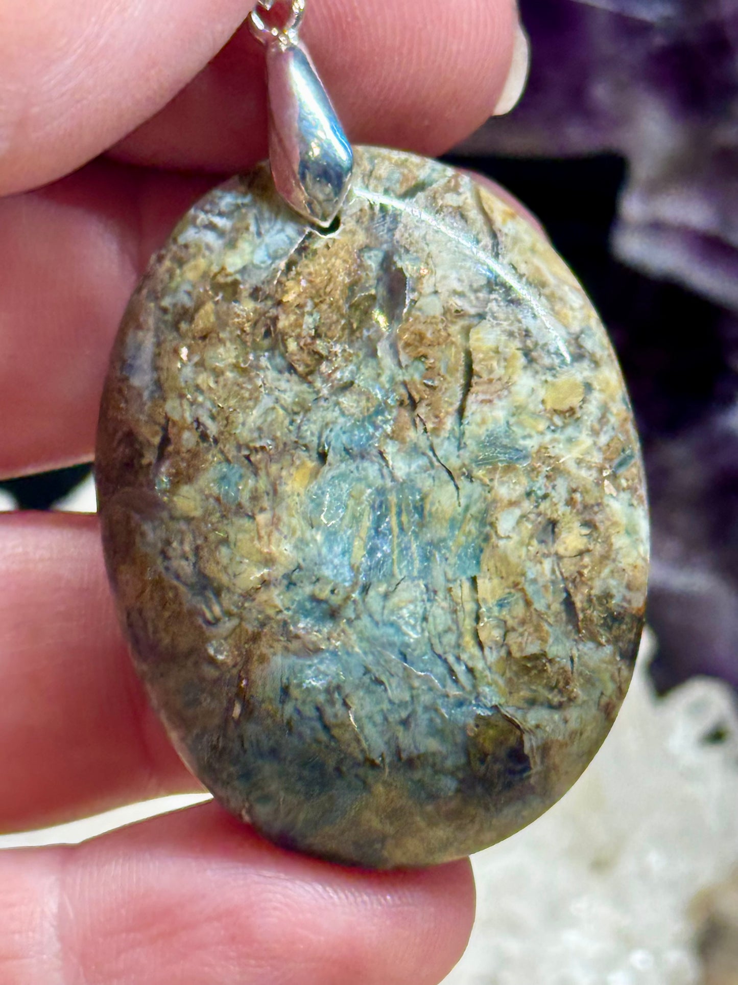Pendentif d’opale Mahafaly