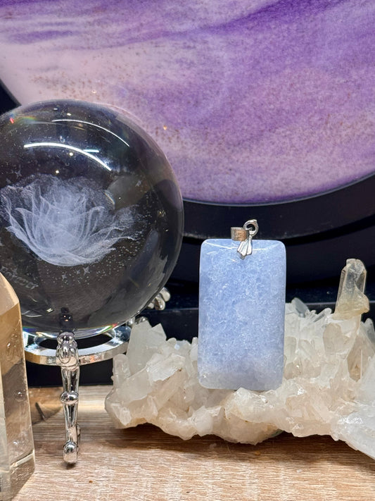 Pendentif rectangulaire de Calcite bleue