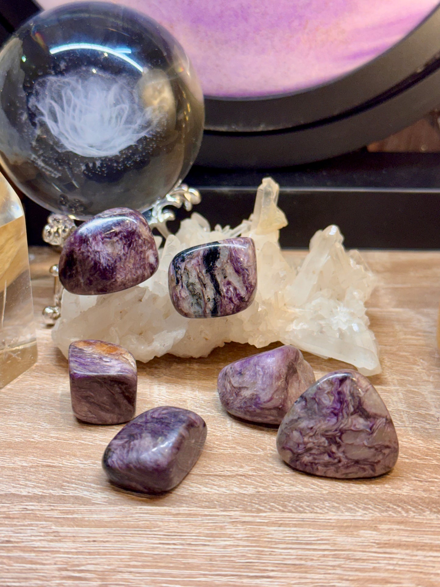 Pierres roulées de Charoïte