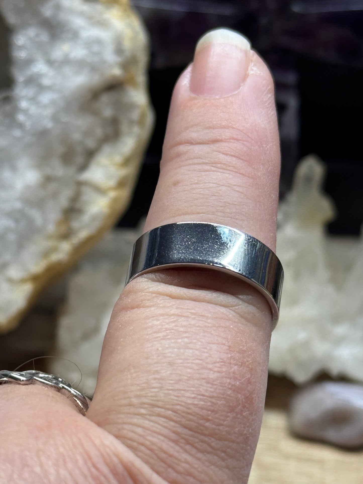 Bague en acier aimanté argenté