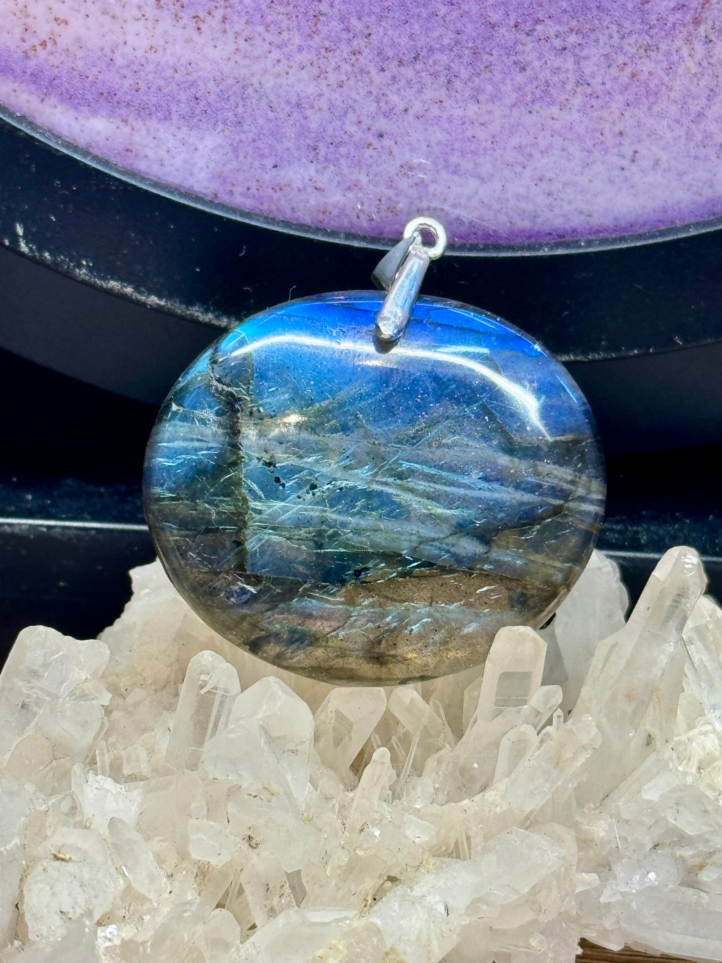 Pendentif de labradorite couché