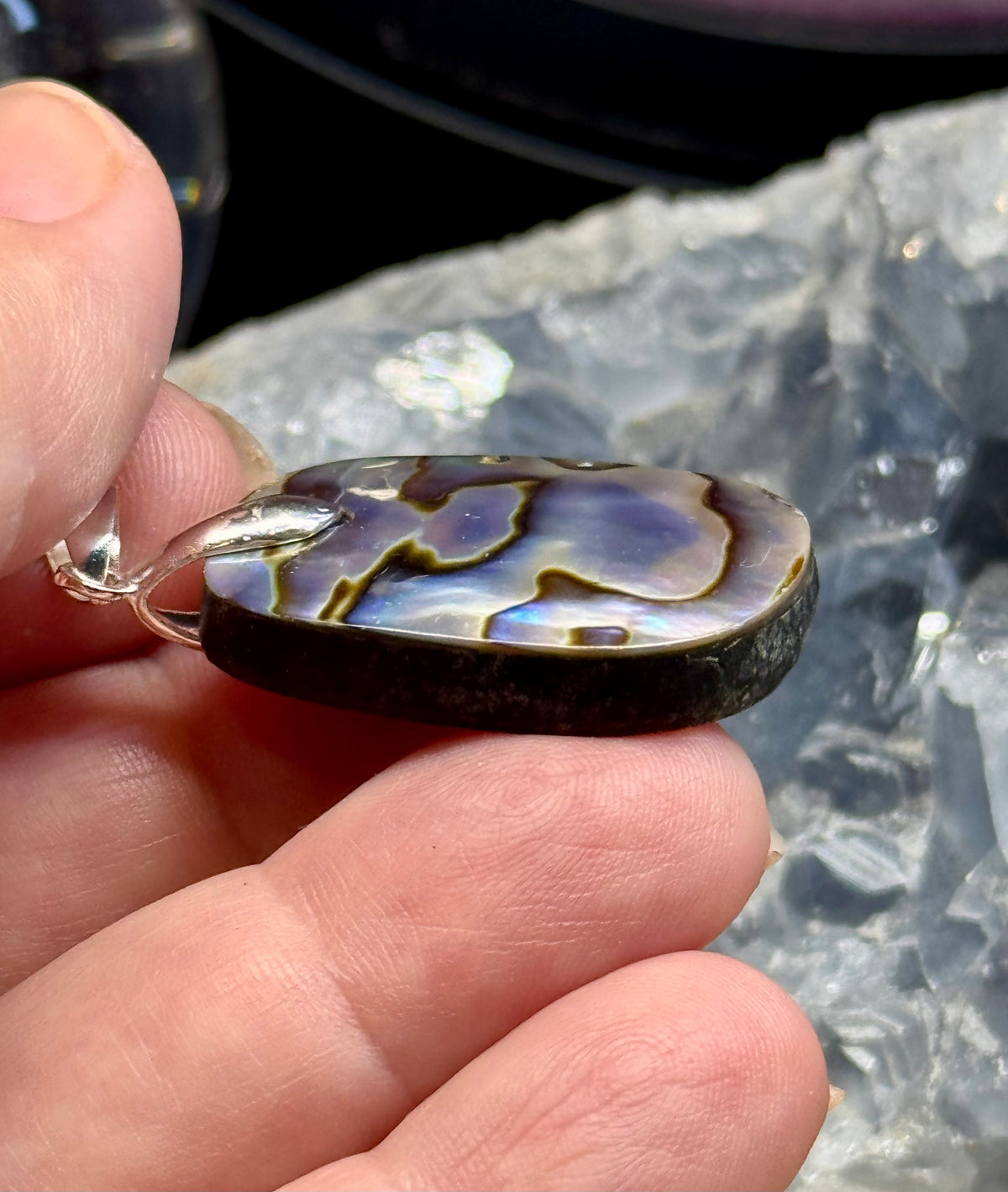 Pendentif d’abalone avec bélière en argent plaqué