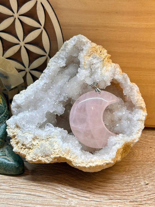 Pendentif de quartz rose croissant de lune