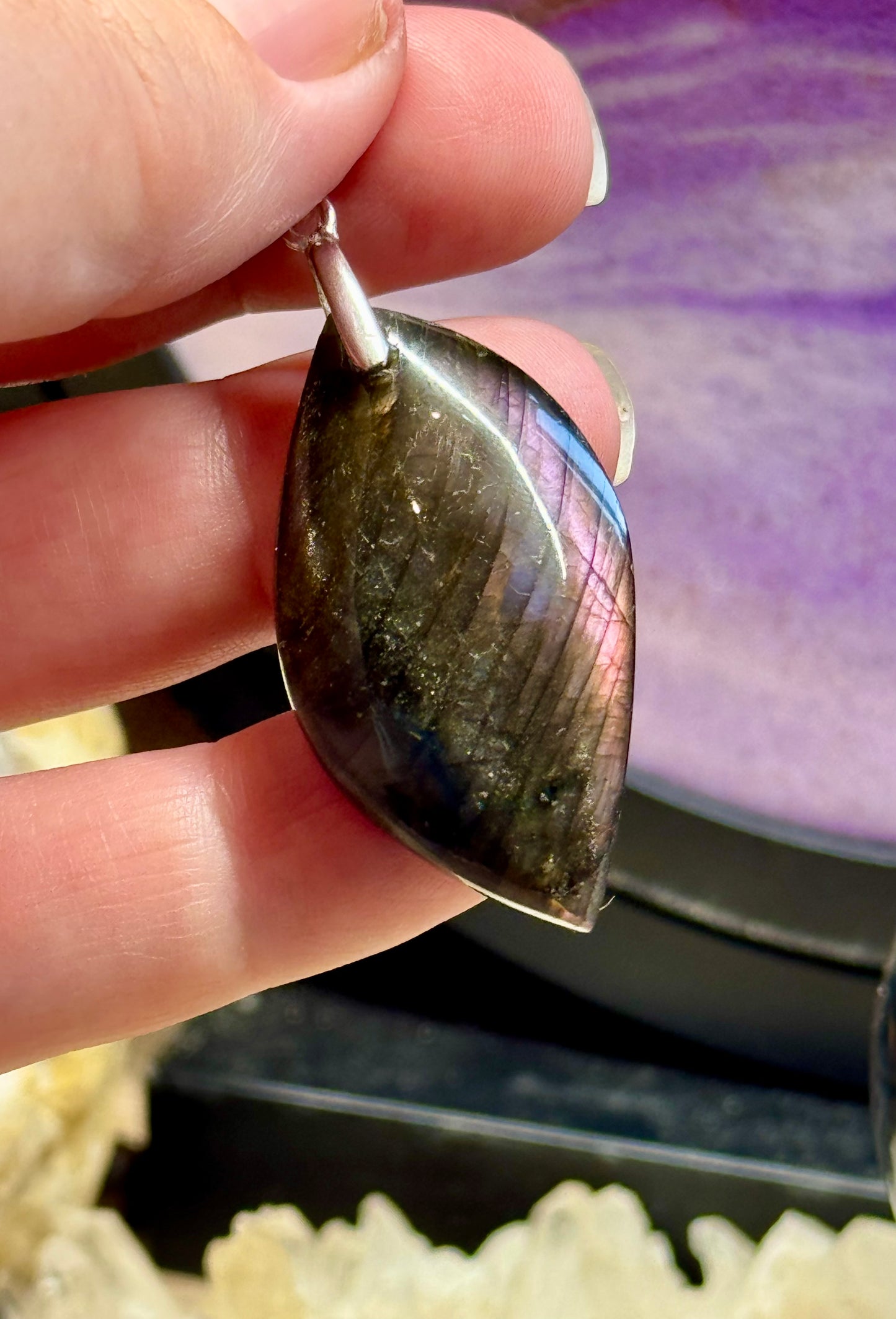 Pendentif de labradorite violette