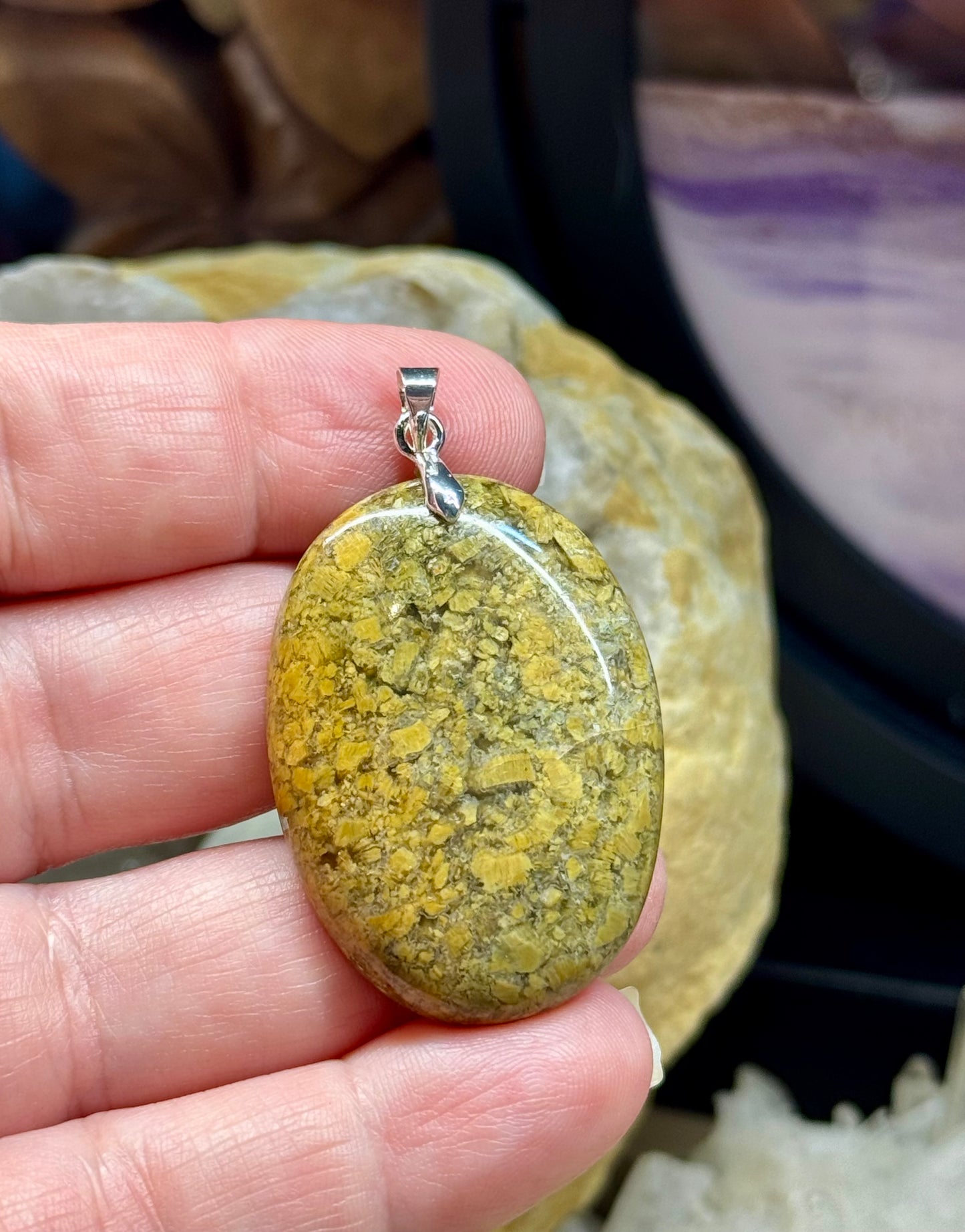 Pendentifs d’Opale Mahafaly