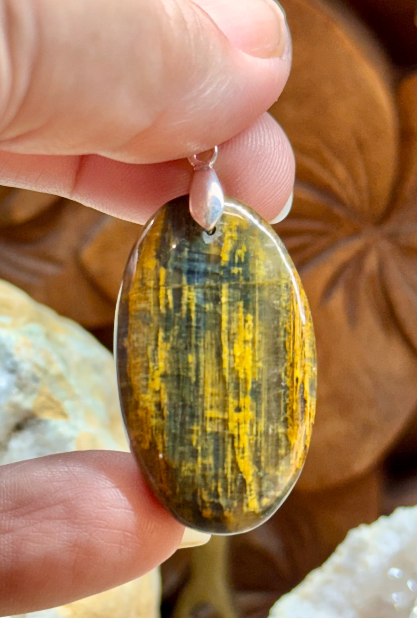 Pendentif de nellite