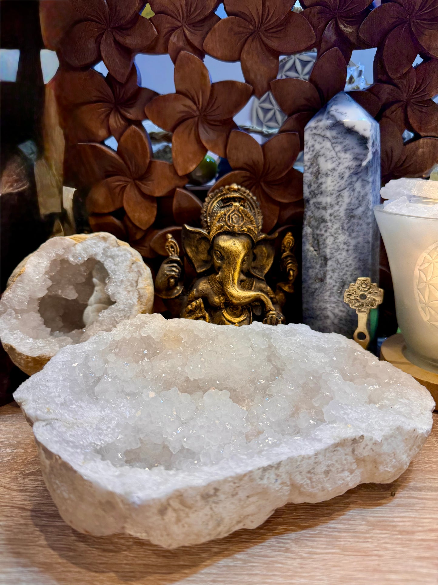 Géode de quartz blanc 1,240kg