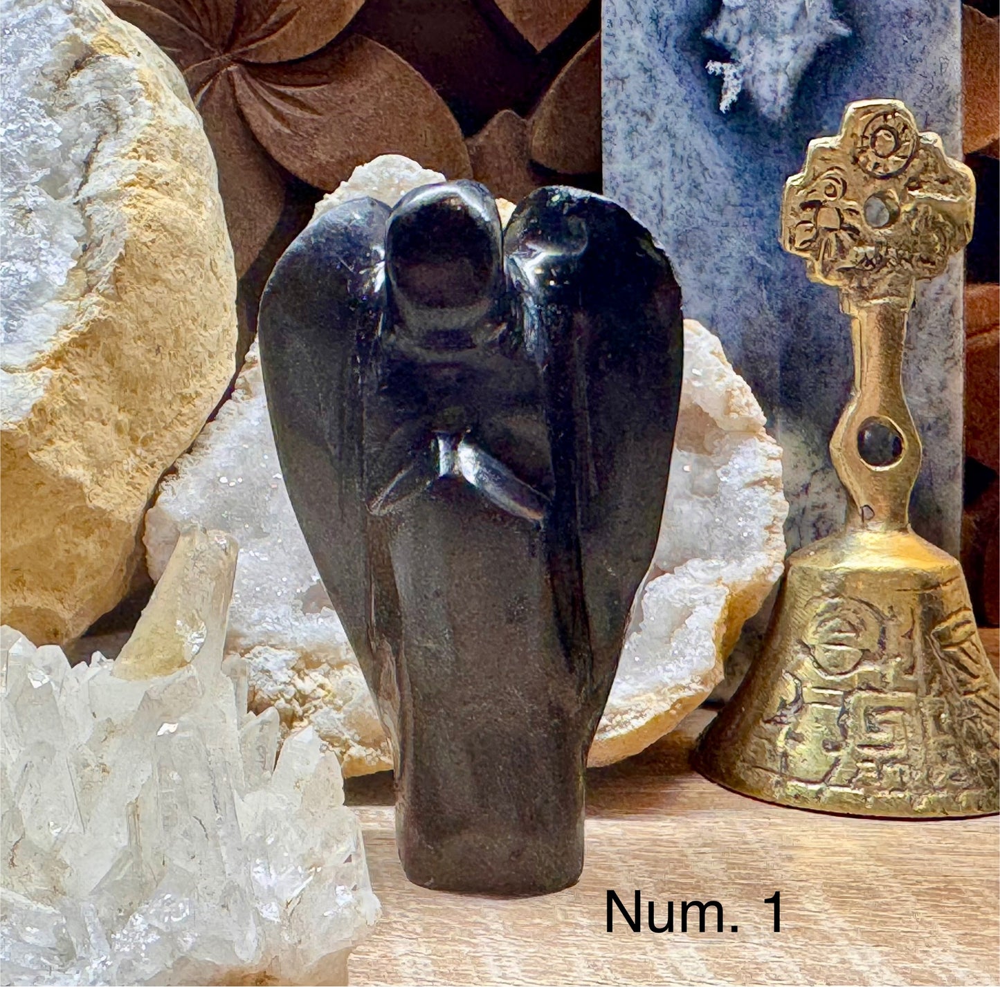 Ange en tourmaline noire