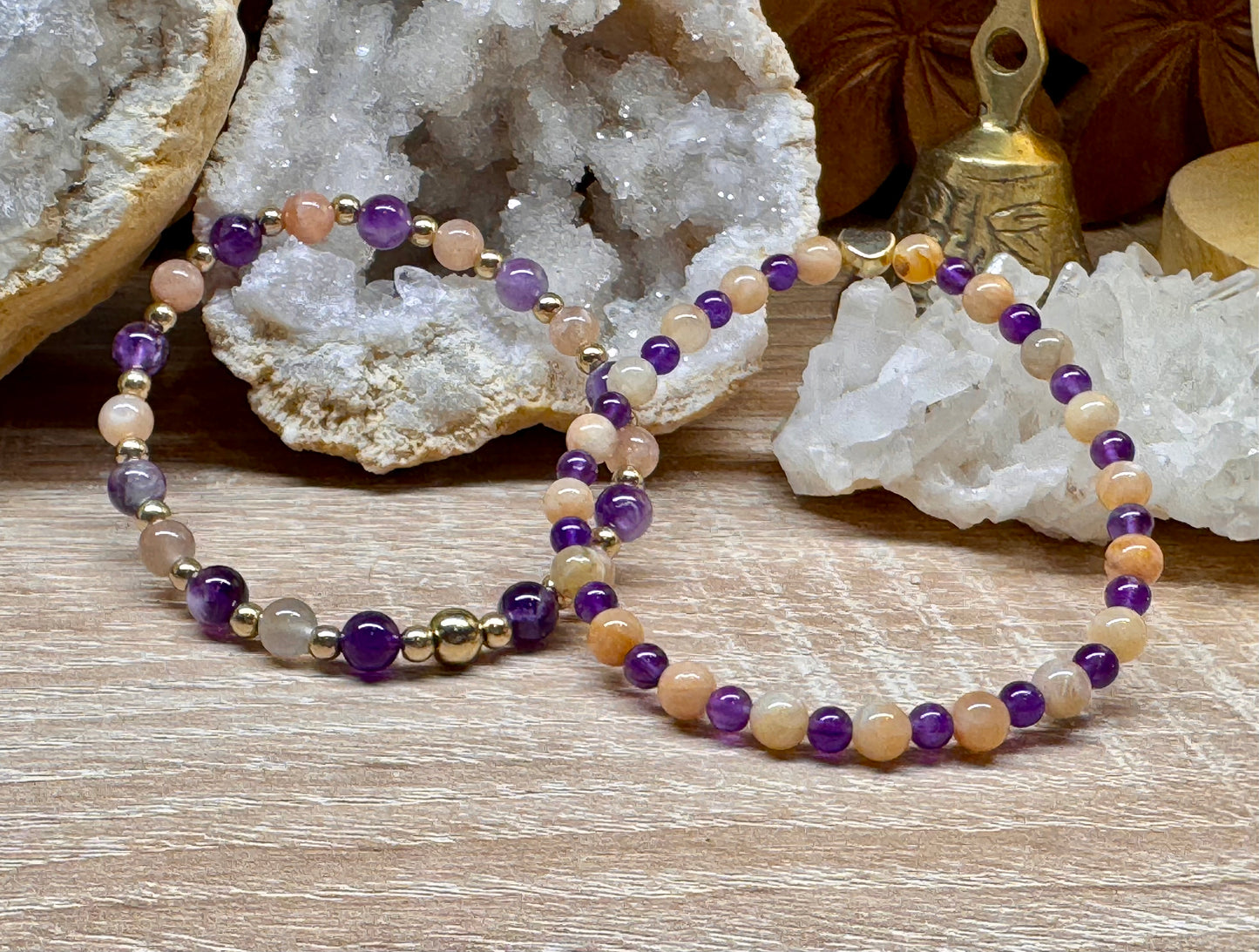 Bracelet "féminin sacré et paix"