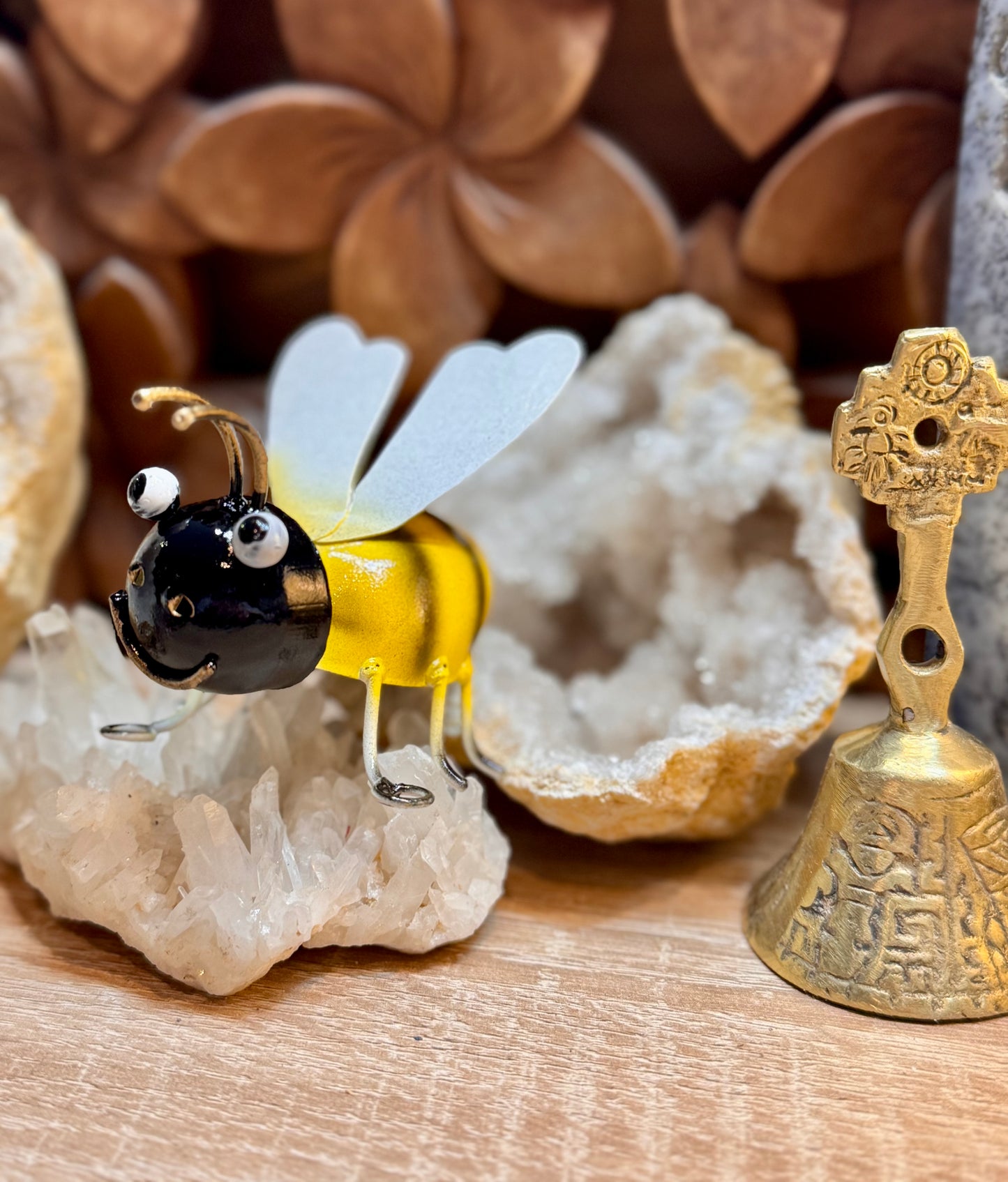 Abeille à suspendre
