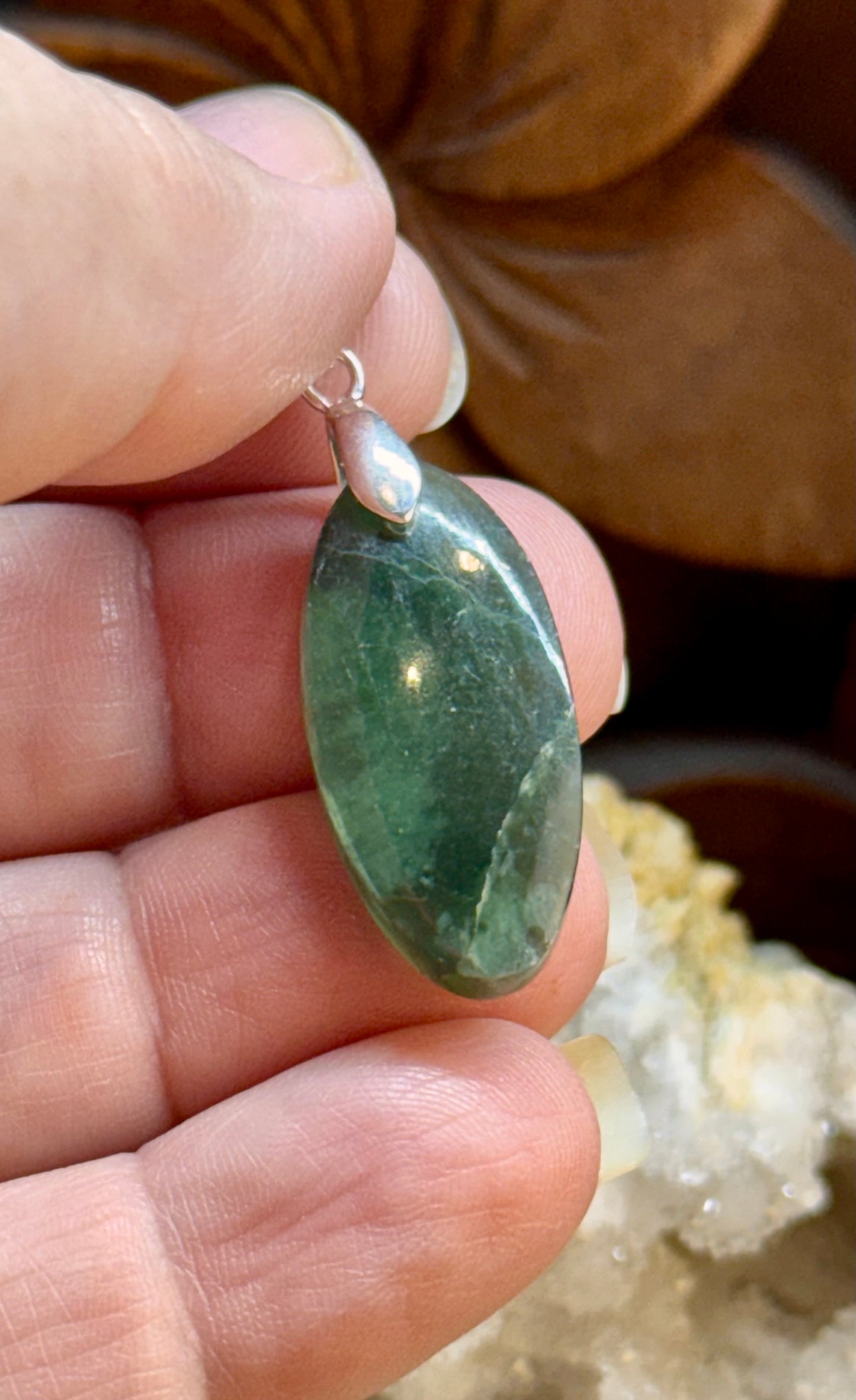 Pendentif de jade néphrite