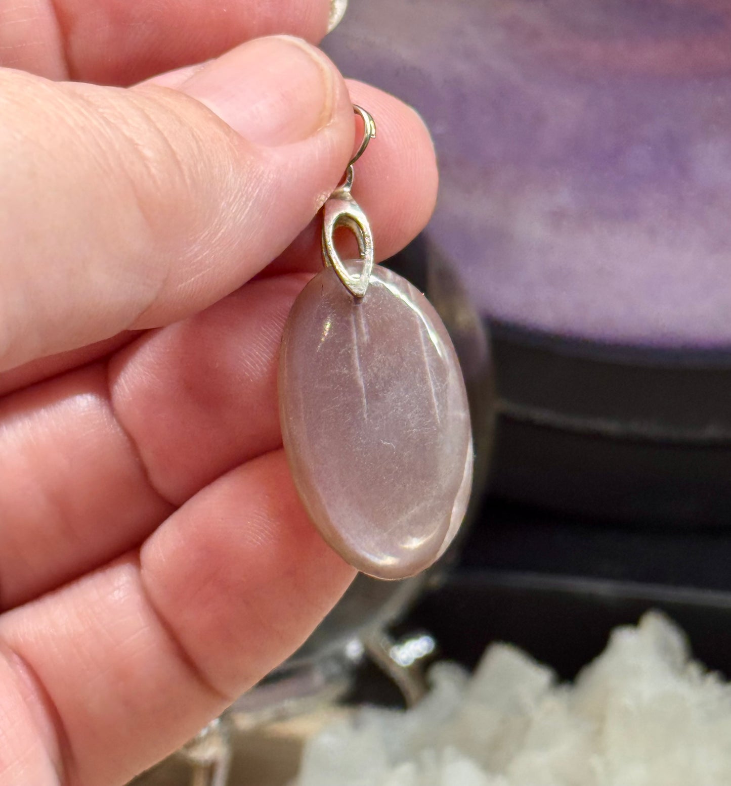 Pendentif de pierre de lune nacrée