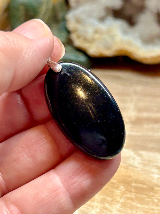 Pendentif de spinelle noire