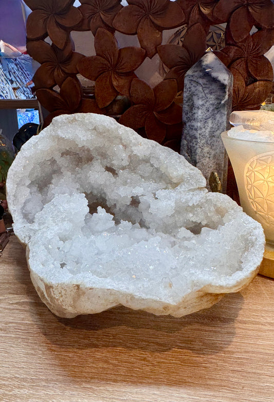 Géode de quartz blanc