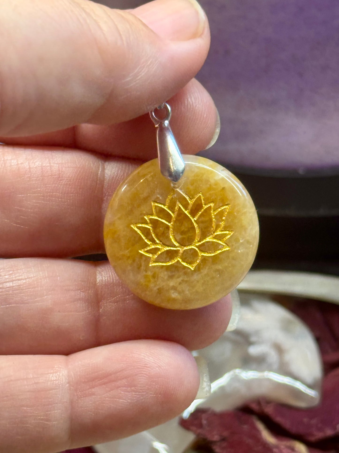 Pendentif d’Aventurine jaune lotus 2