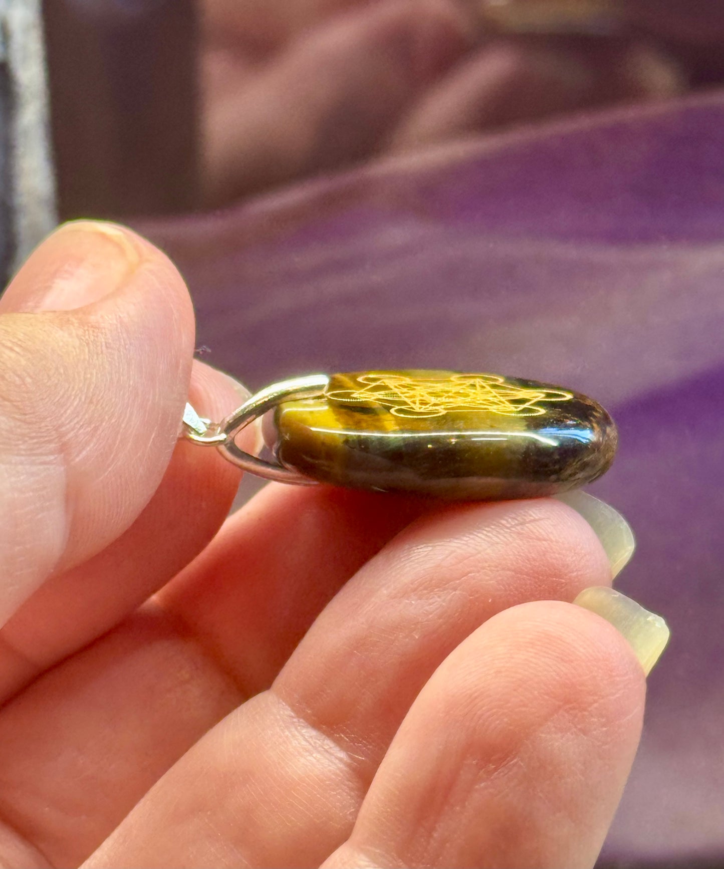 Pendentif rond Oeil tigre/Faucon