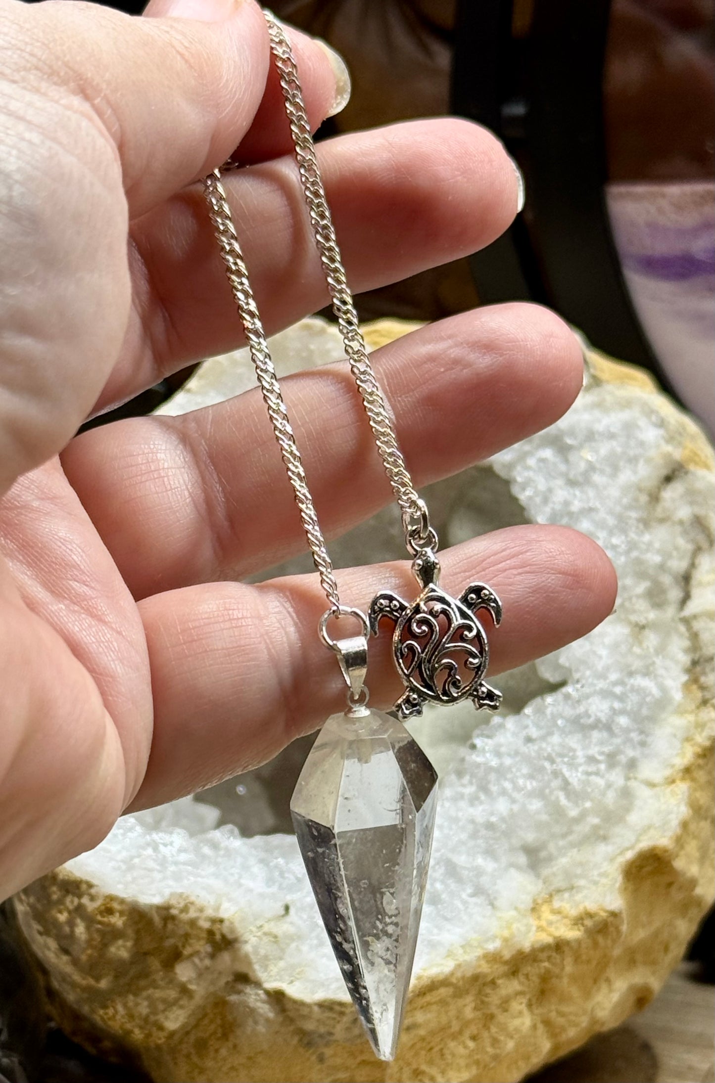 Pendule de cristal de roche tortue