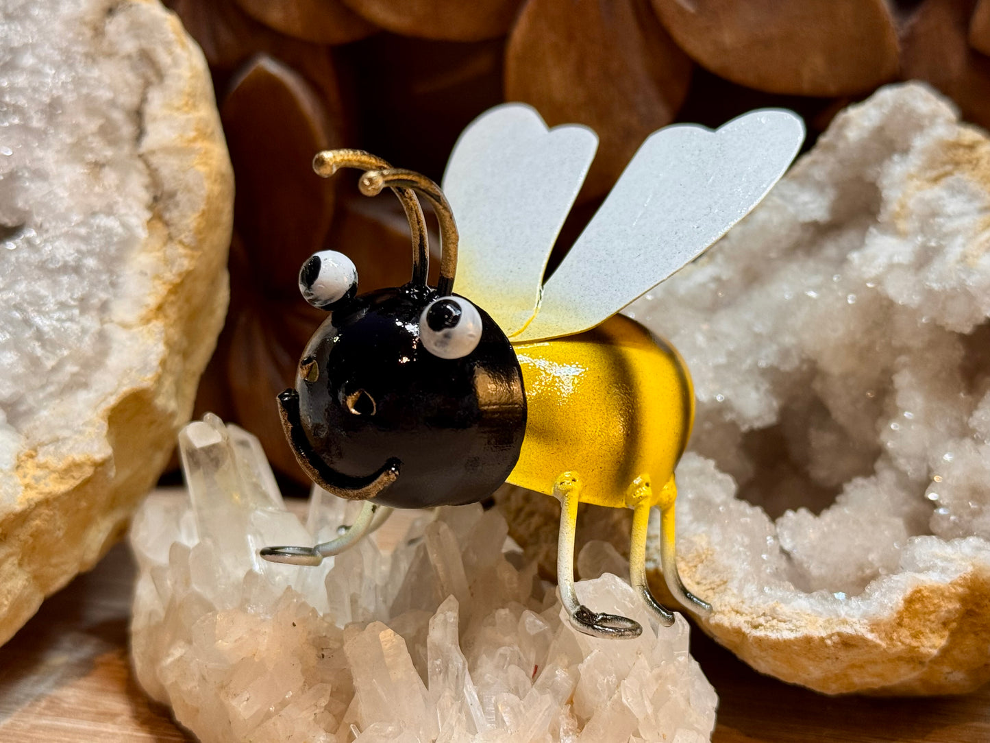 Abeille à suspendre