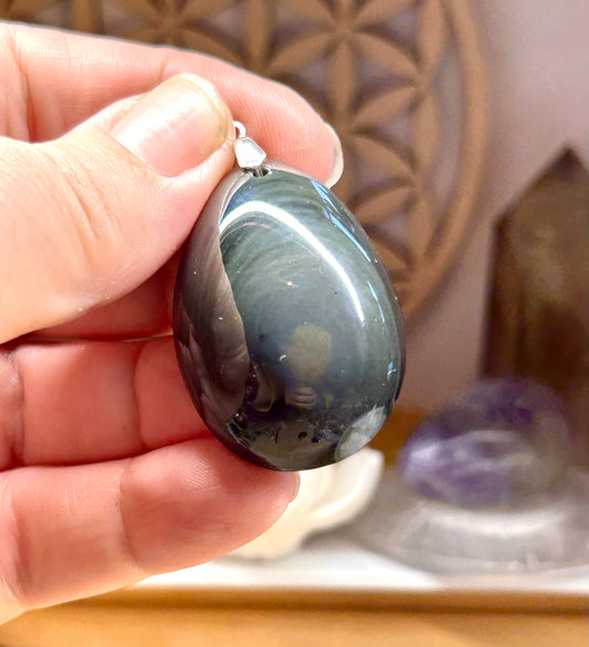 Pendentif d’obsidienne œil céleste