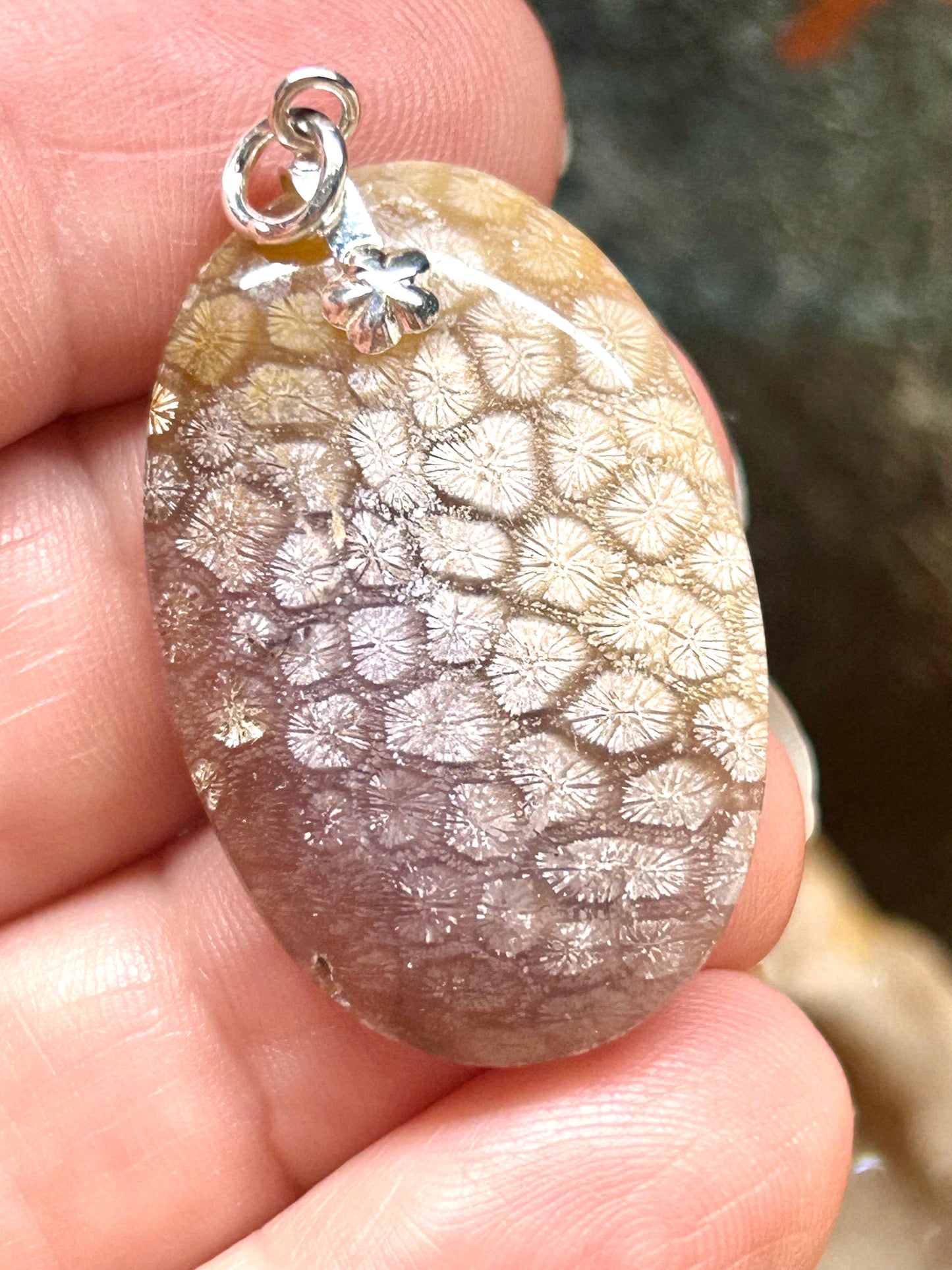 Pendentif de corail fossilisé 3