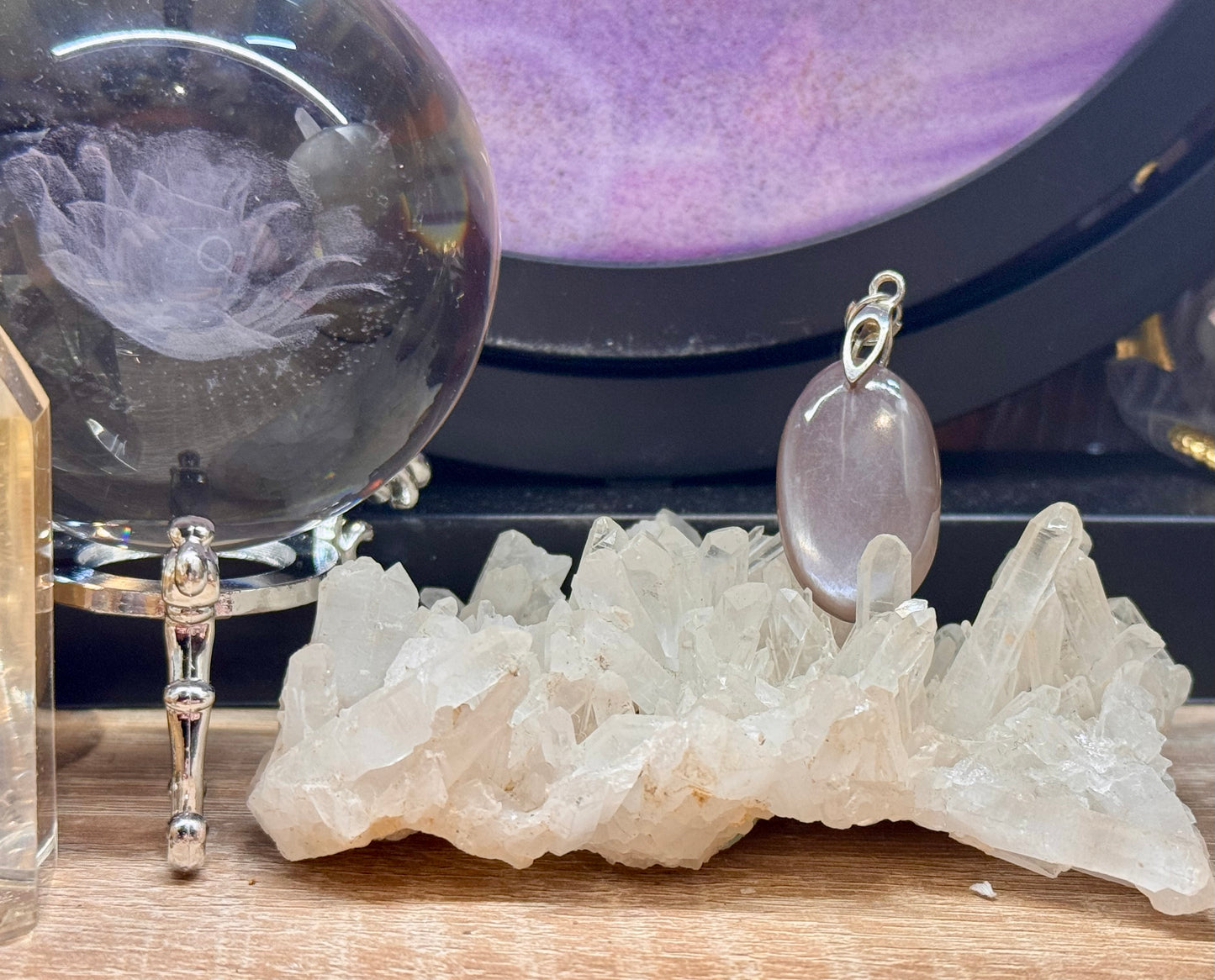 Pendentif de pierre de lune nacrée