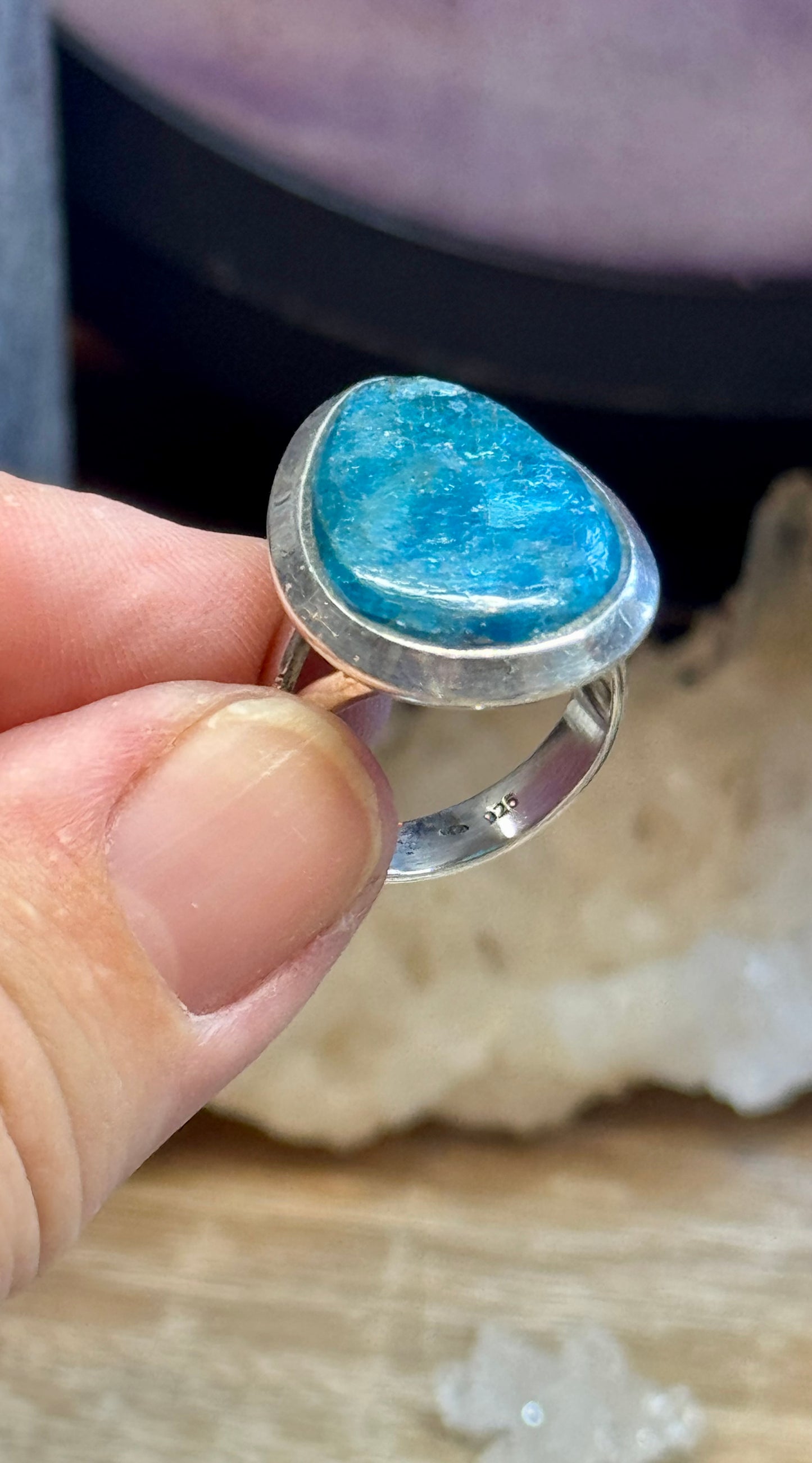 Bague en Apatite Bleue T52