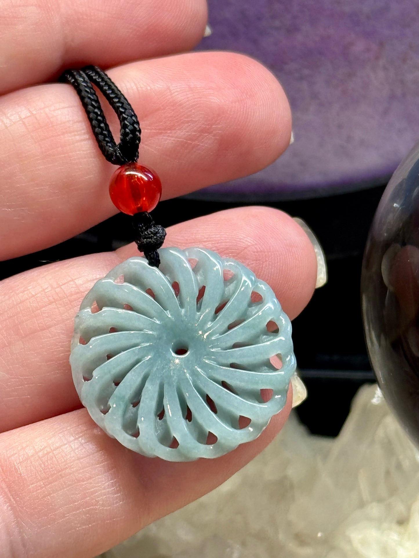 Collier avec sphère de Jade
