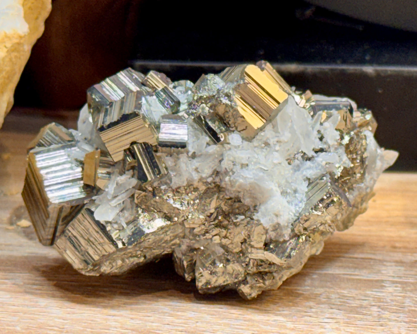 Pyrite sur Quartz