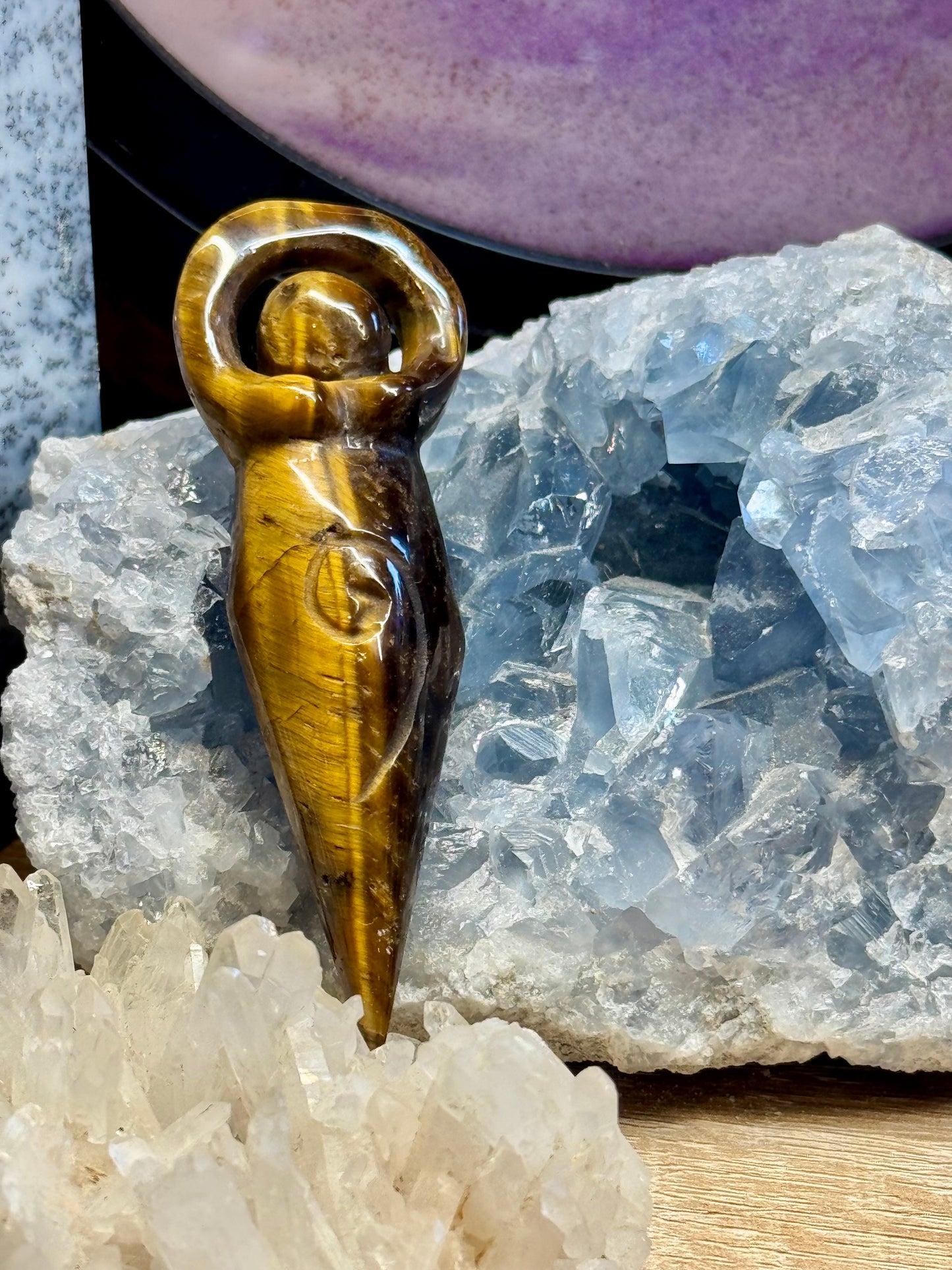 Statuette de la Mère Divine en Oeil de Tigre