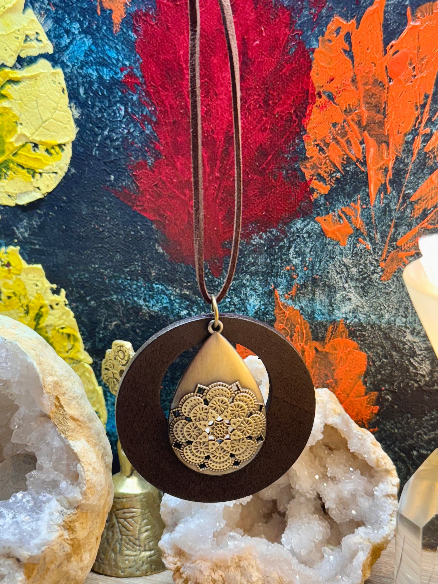 Collier long bois Mandala