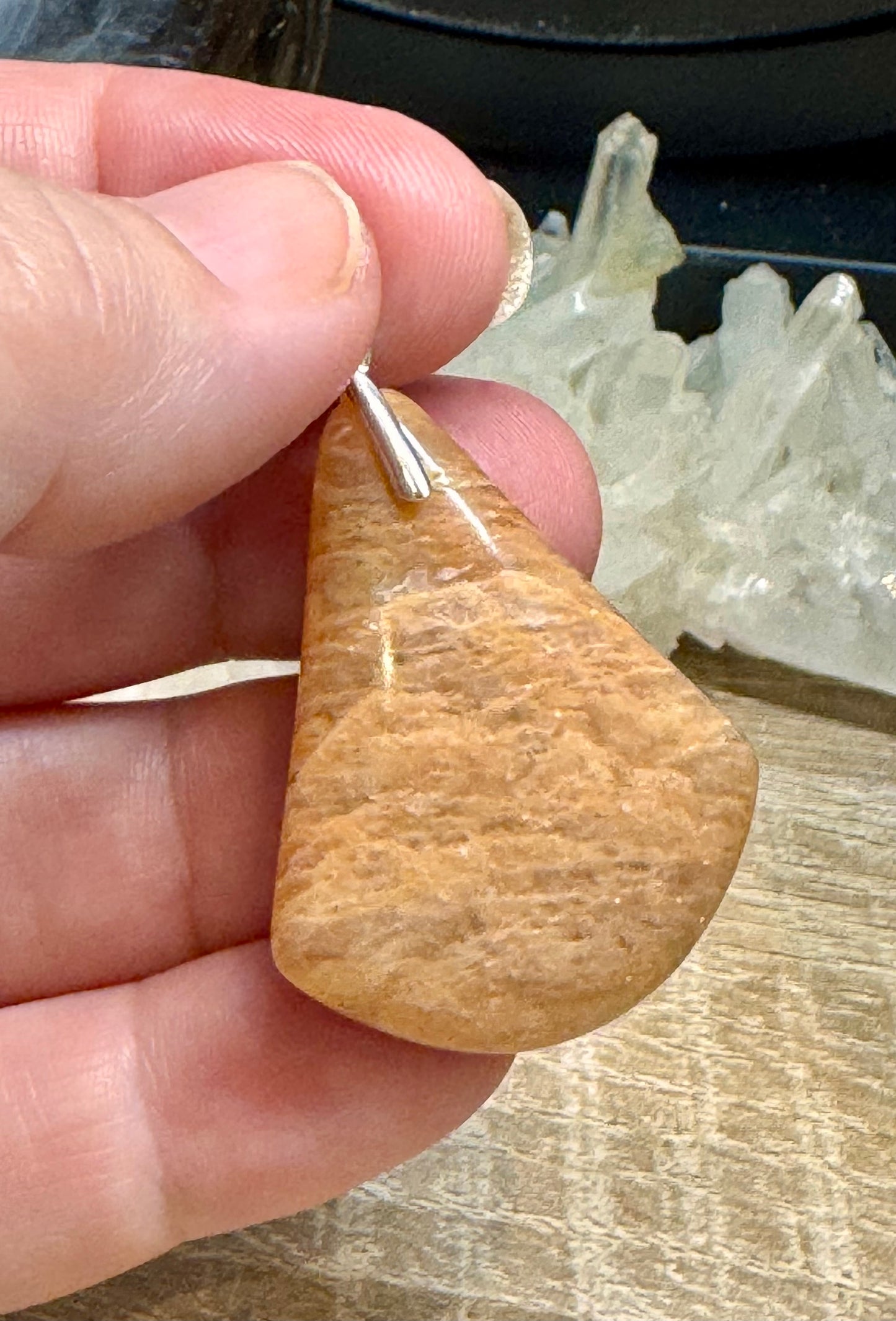 Pendentif de pierre de lune orangée