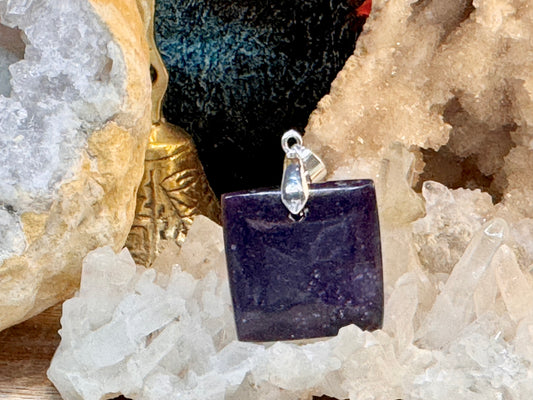Pendentif carré de lépidolite