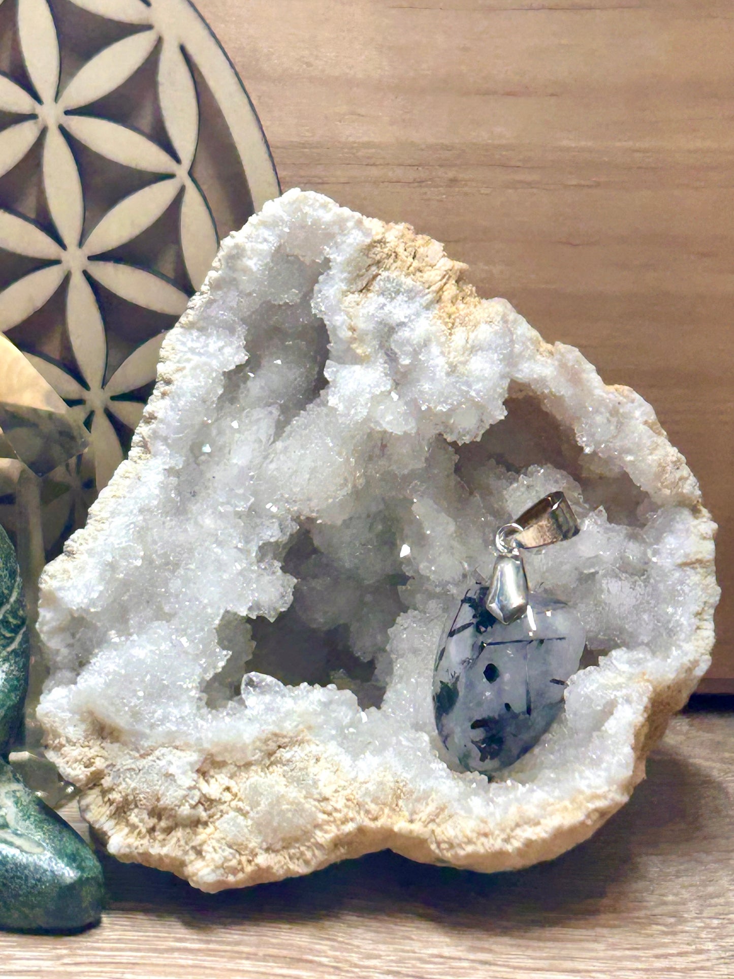 Pendentif de quartz tourmaline