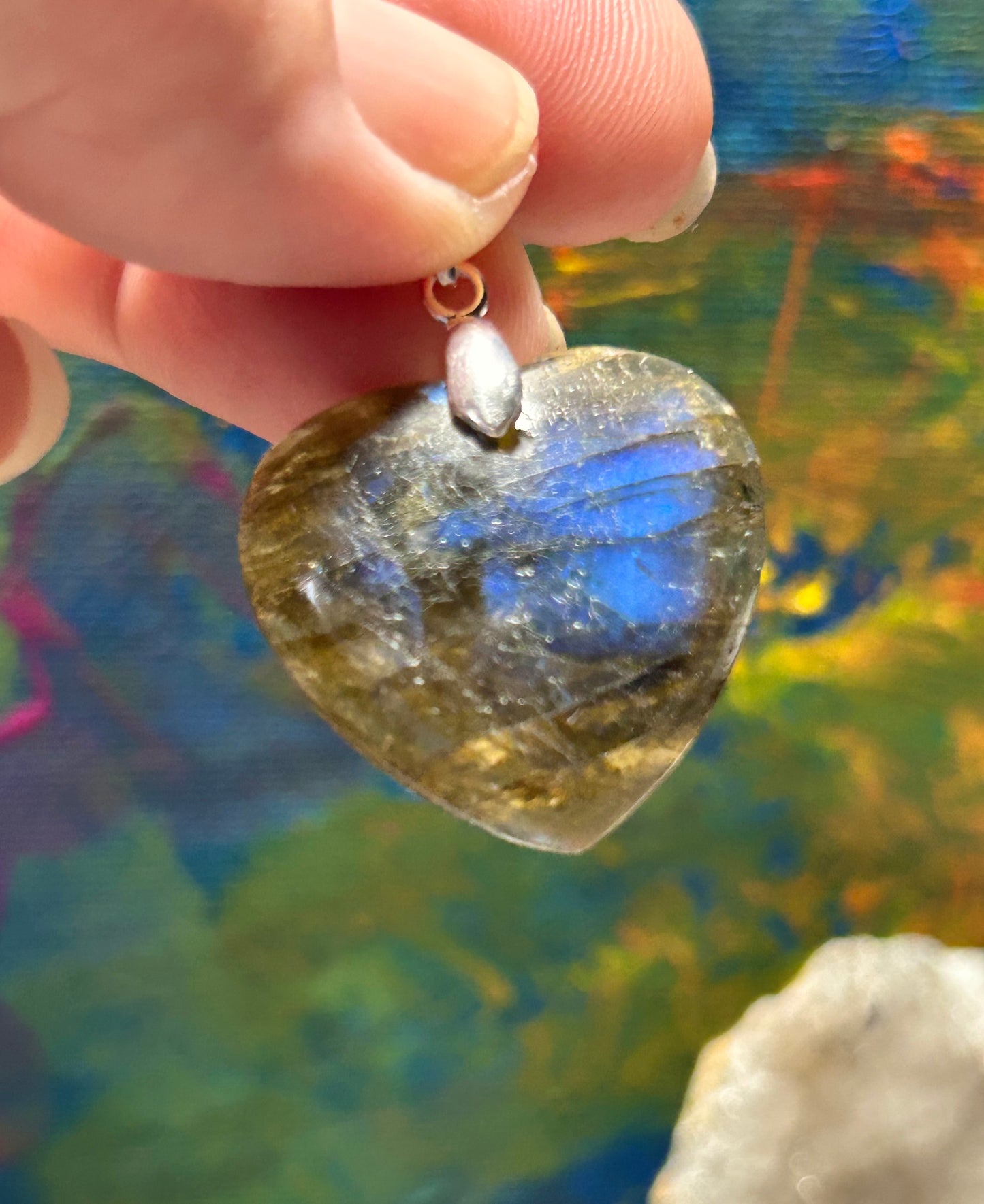 Pendentif en labradorite en forme de cœur 2