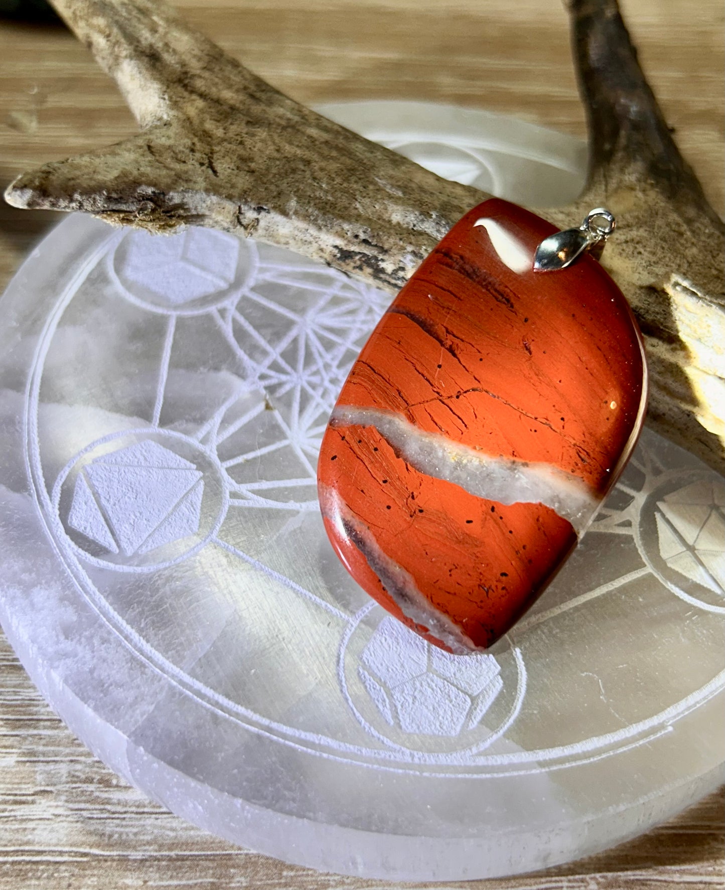 Pendentif de jaspe rouge