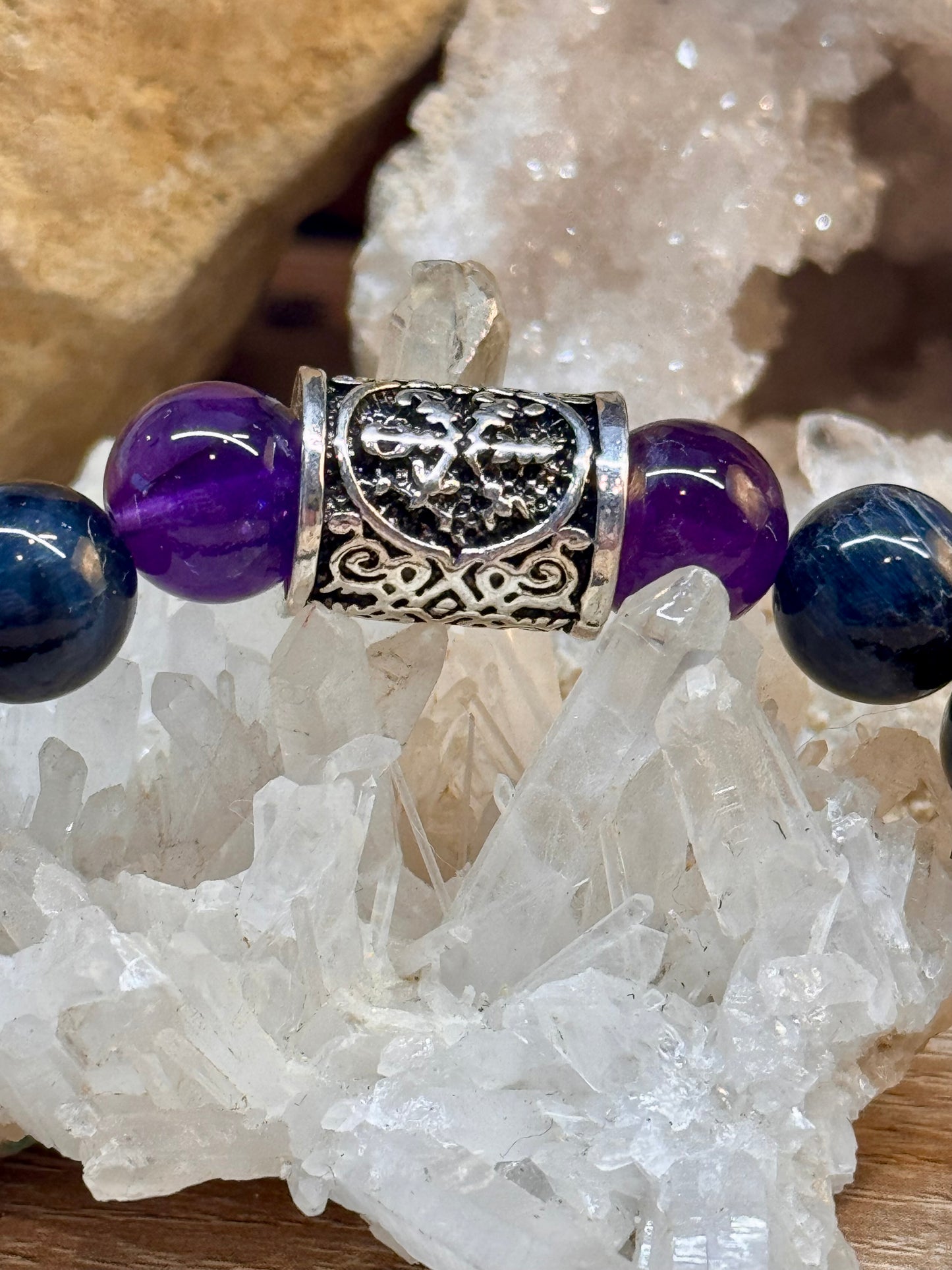 Bracelet œil de faucon et d’améthyste "Tolérance et Harmonie"