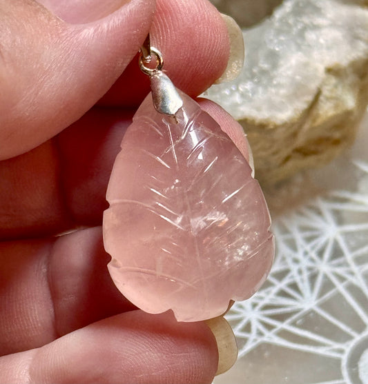 Pendentif de quartz rose