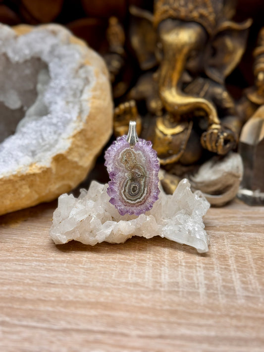 Pendentif tranche d’améthyste foncée