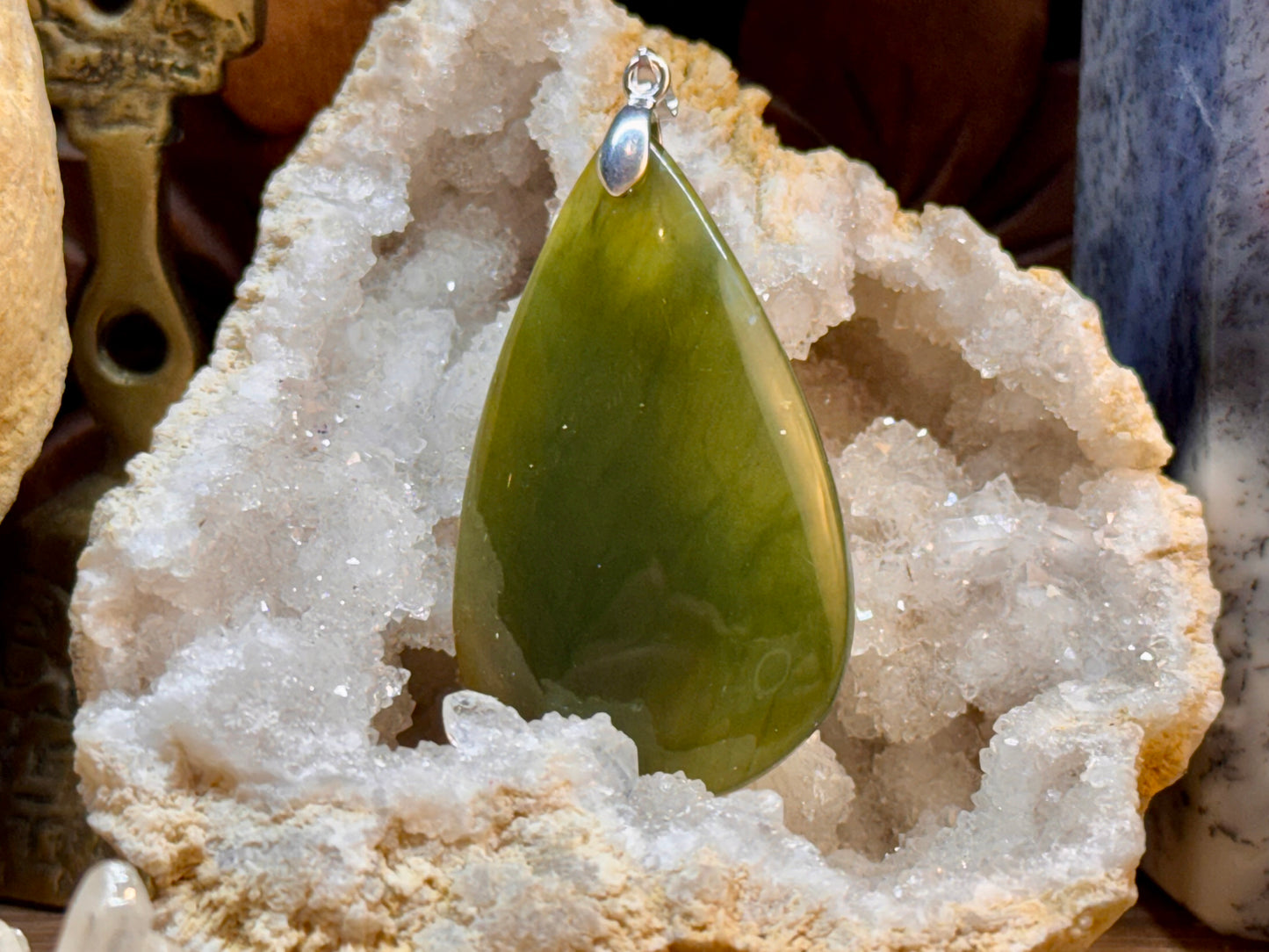 Pendentif de jade néphrite