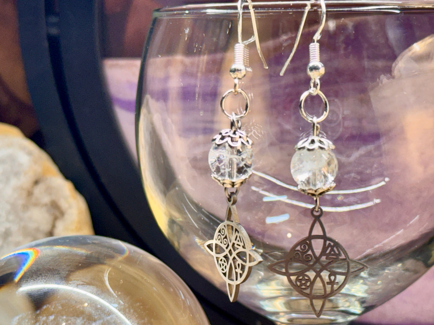 Boucles d’oreilles Cristal de Roche et Noeud de sorcière