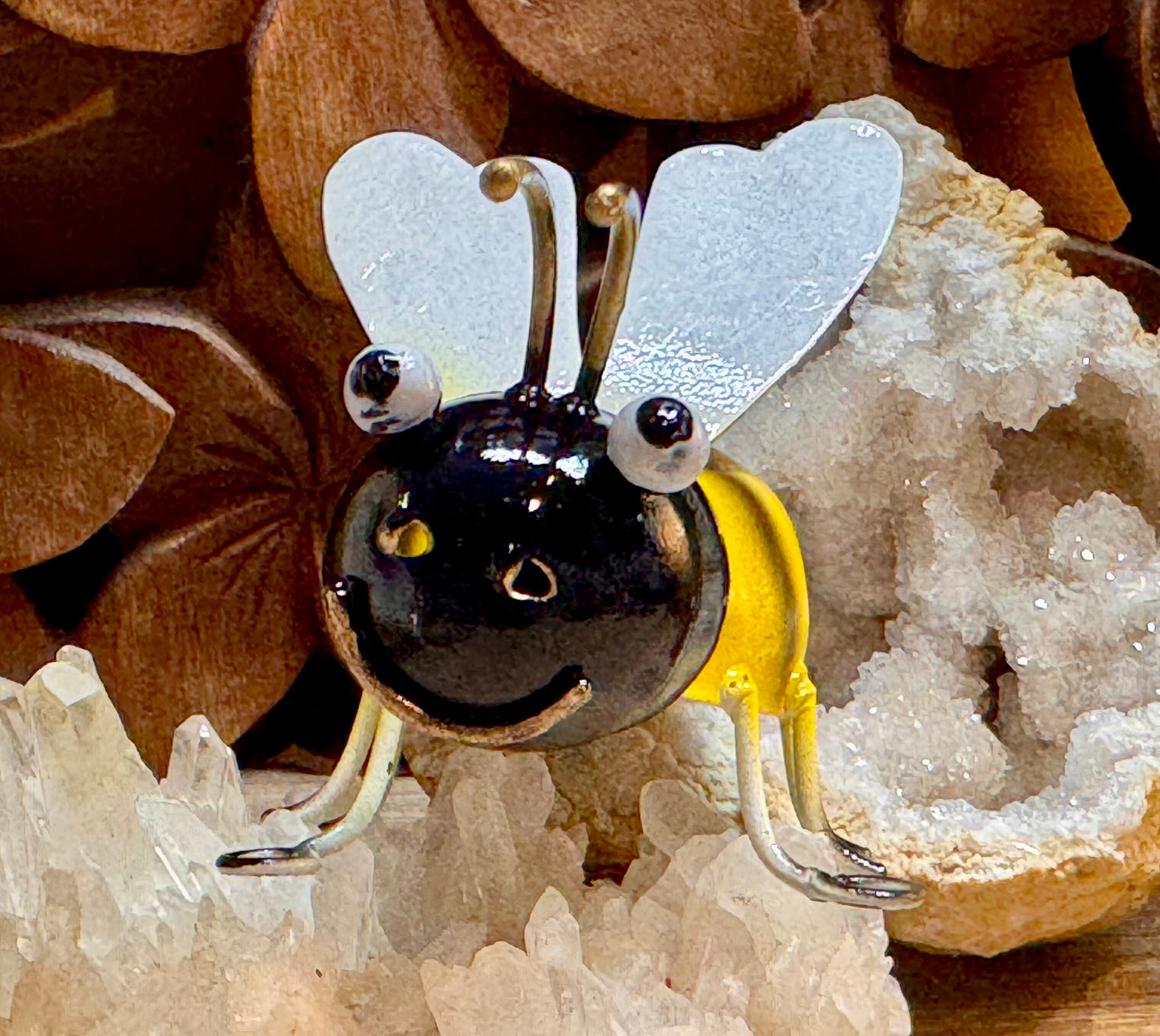 Abeille à suspendre