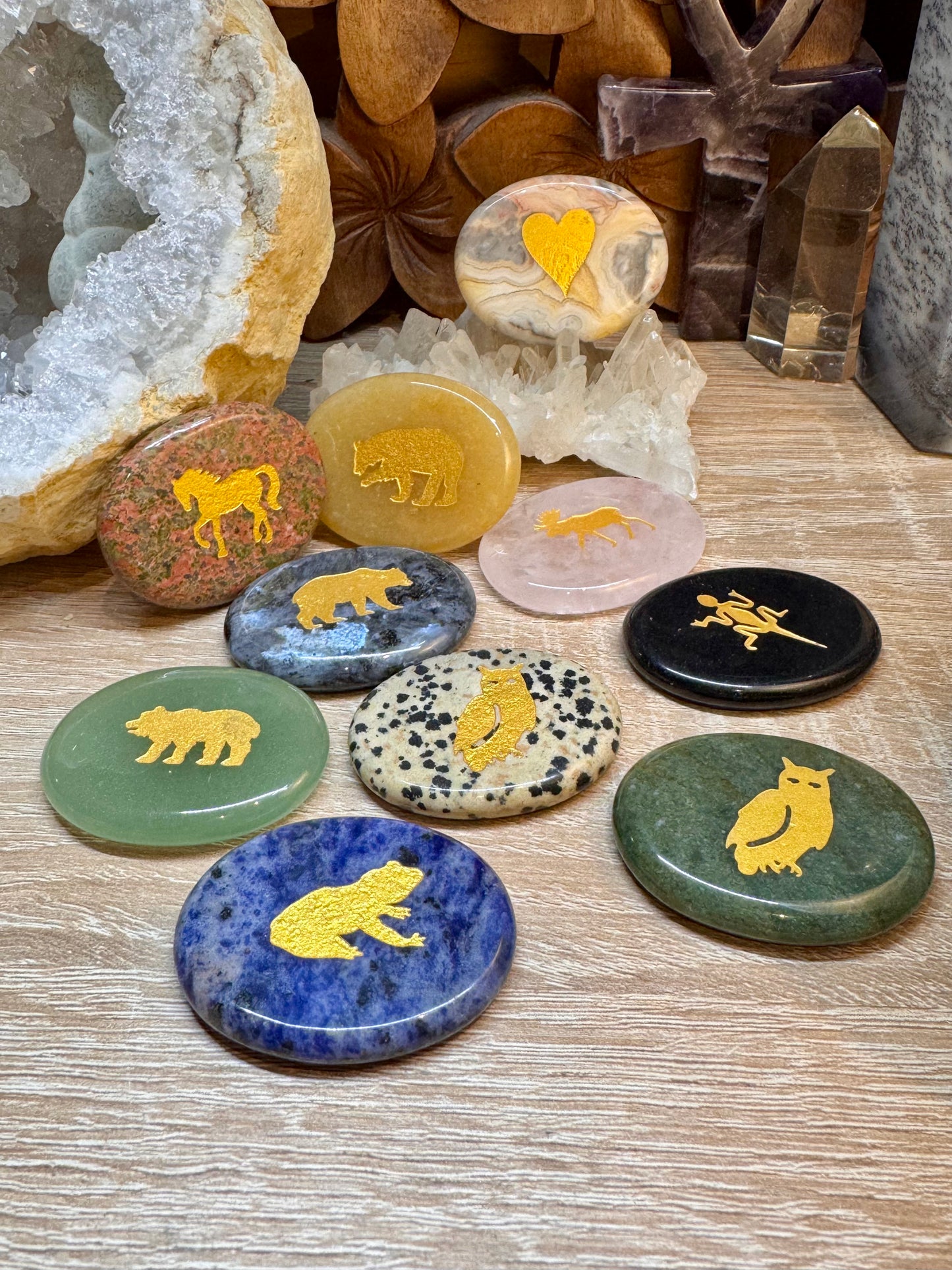 Galets gravés avec animaux