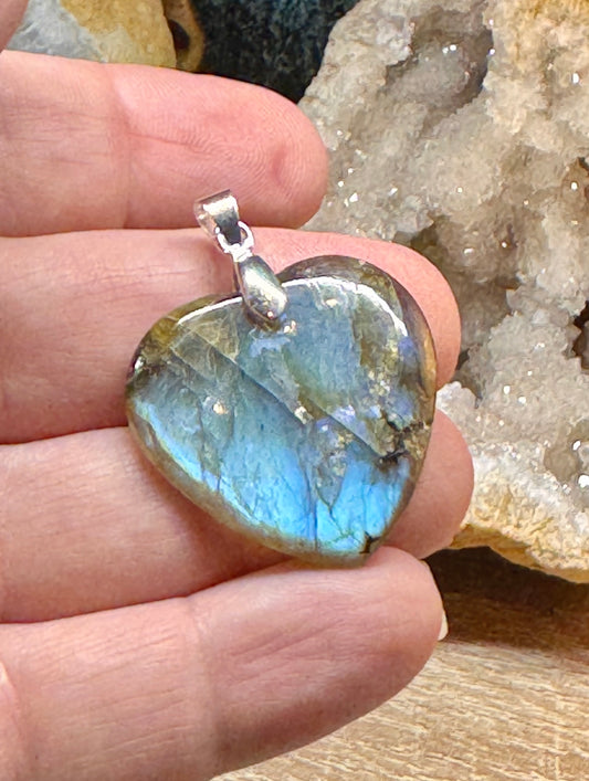 Pendentif cœur en labradorite