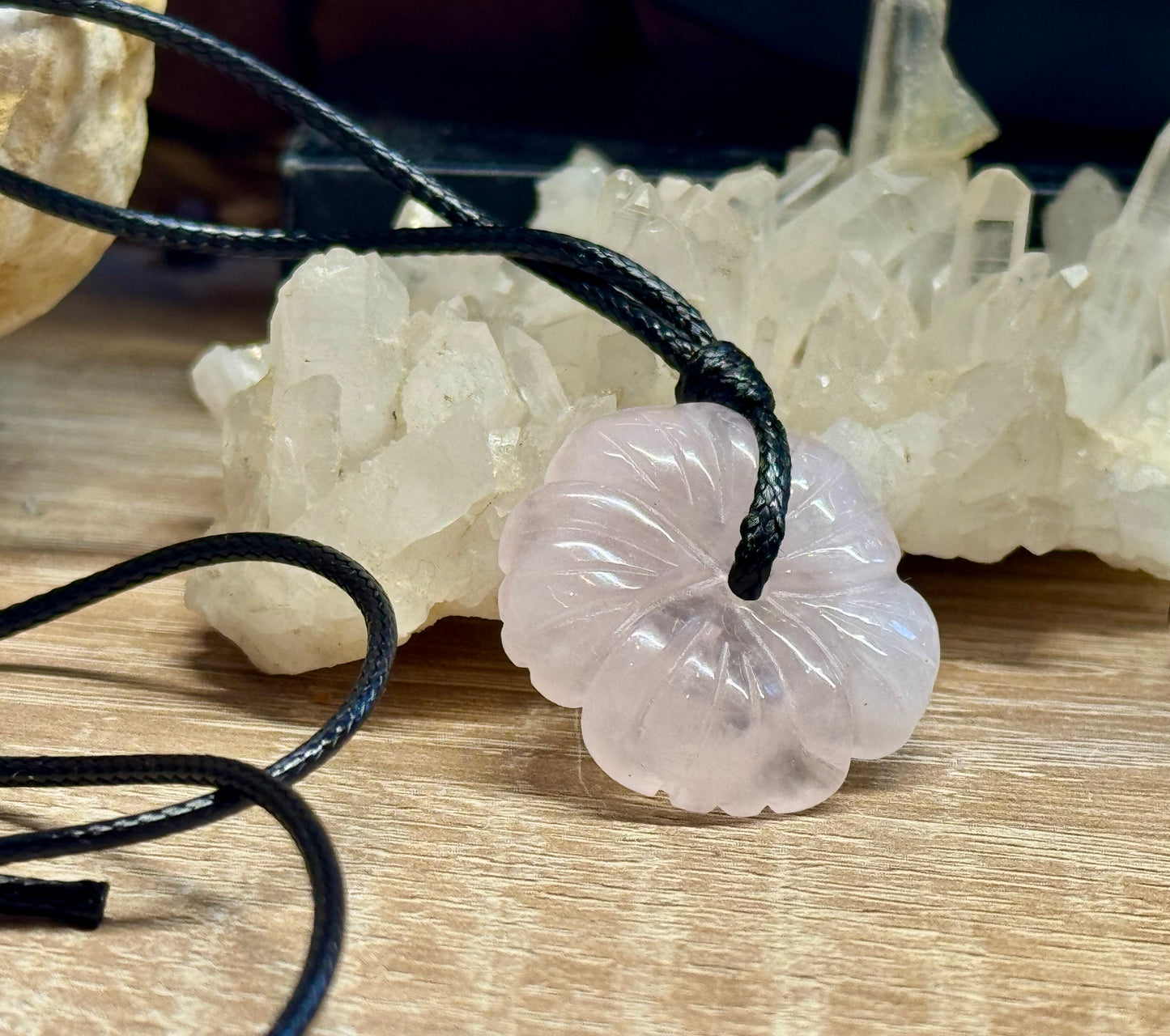 Pendentif Fleur de Quartz Rose