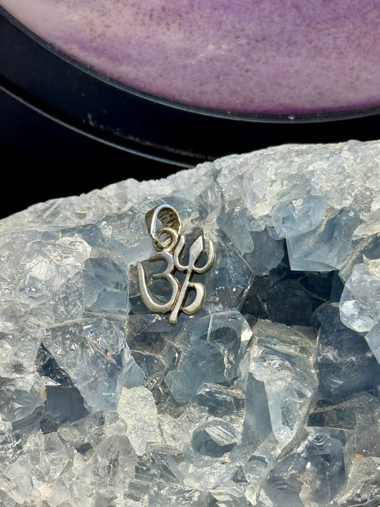 Pendentif Aum avec Trident